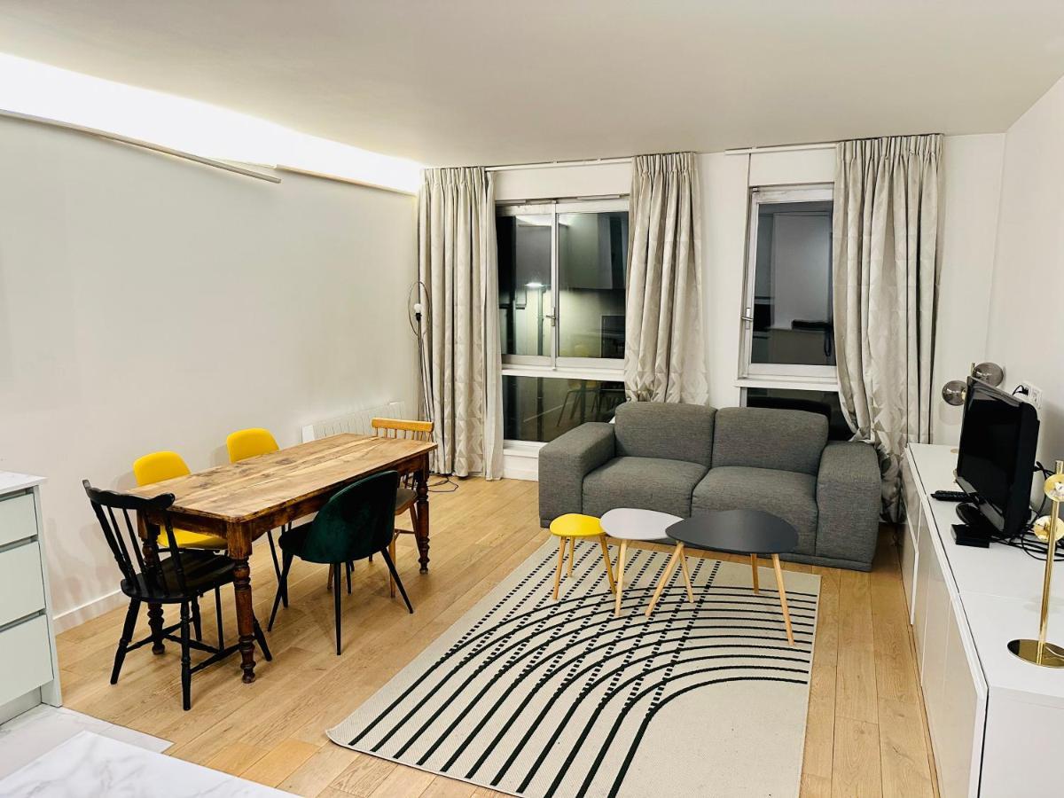 Home Sweet Home Doudeauville Chateau Париж Екстериор снимка